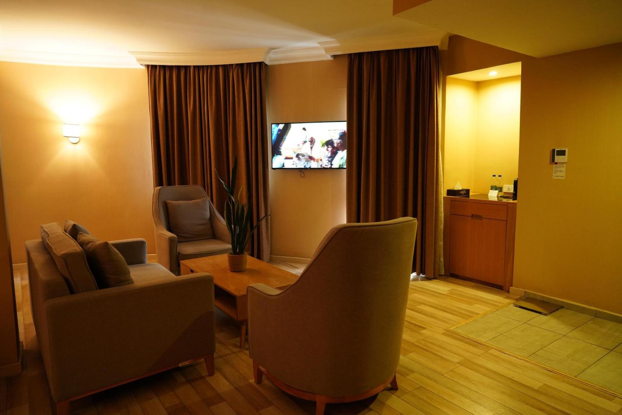 Mado Hotel Addis Ababa Bagian luar foto